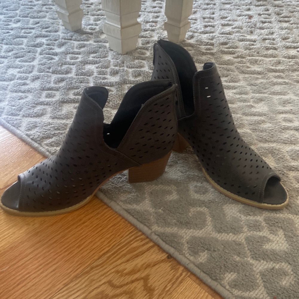 Open toe boots
